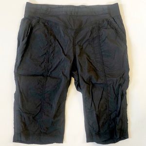Indyena Women’s Viajar Bremuda Short Black size M